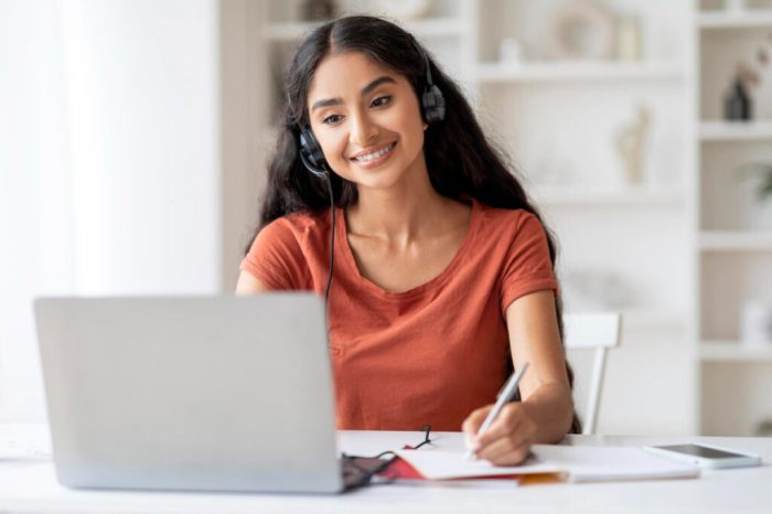 Peluang Kerja Online Dari Rumah untuk Semua Kalangan